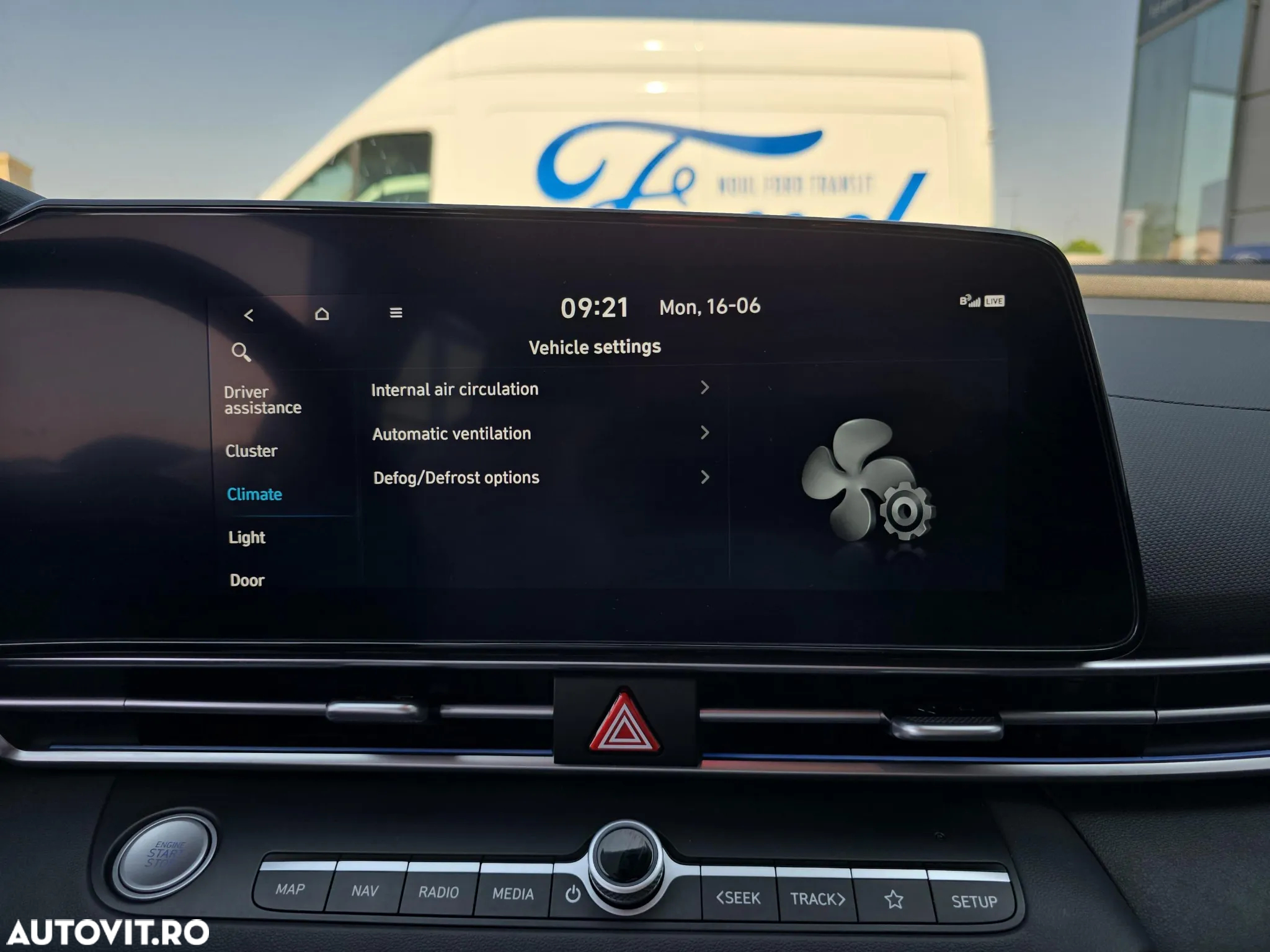 Hyundai Elantra - 22
