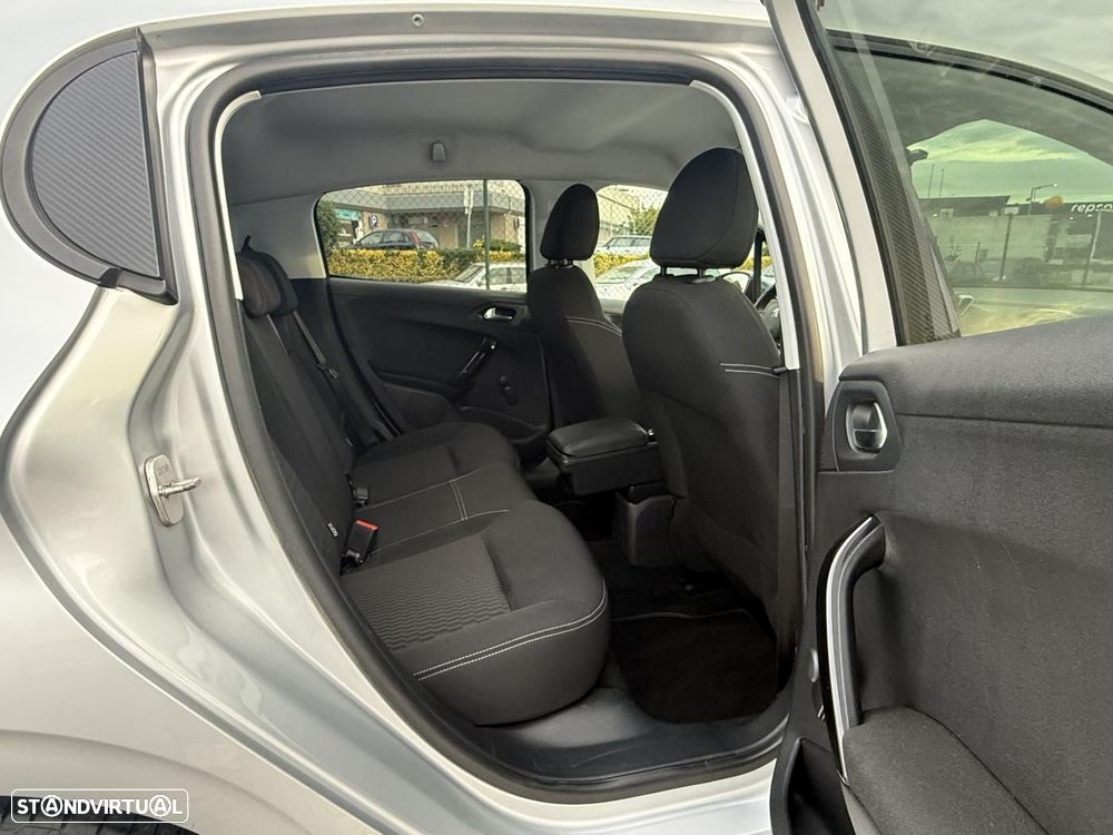 Peugeot 208 1.2 PureTech Style - 29