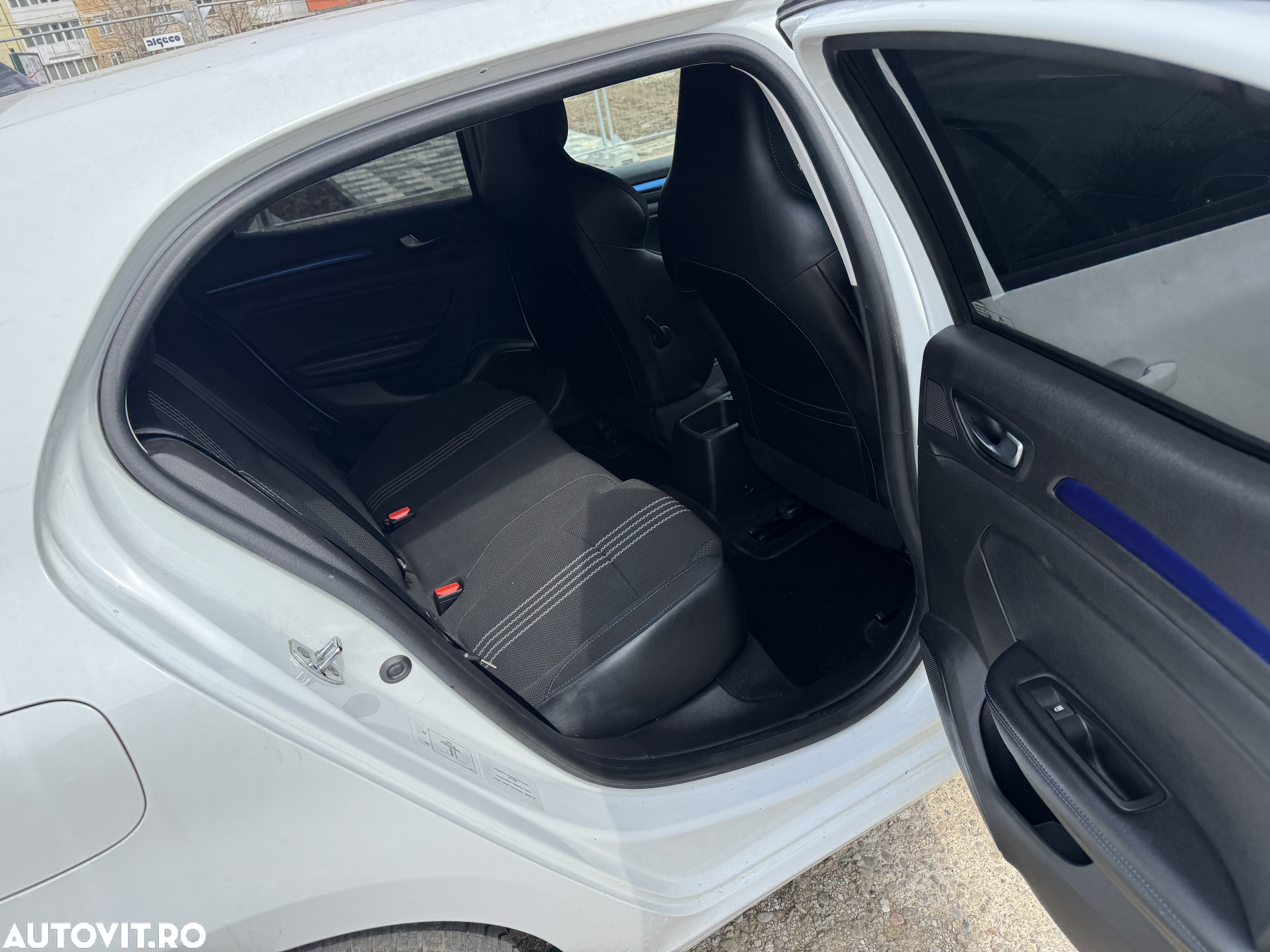 Renault Megane BLUE dCi 115 GT LINE - 10