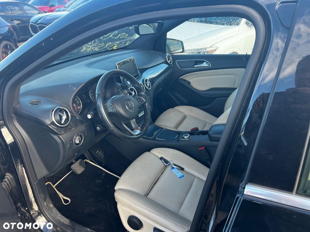 Mercedes-Benz Klasa B 250 4-Matic - 16