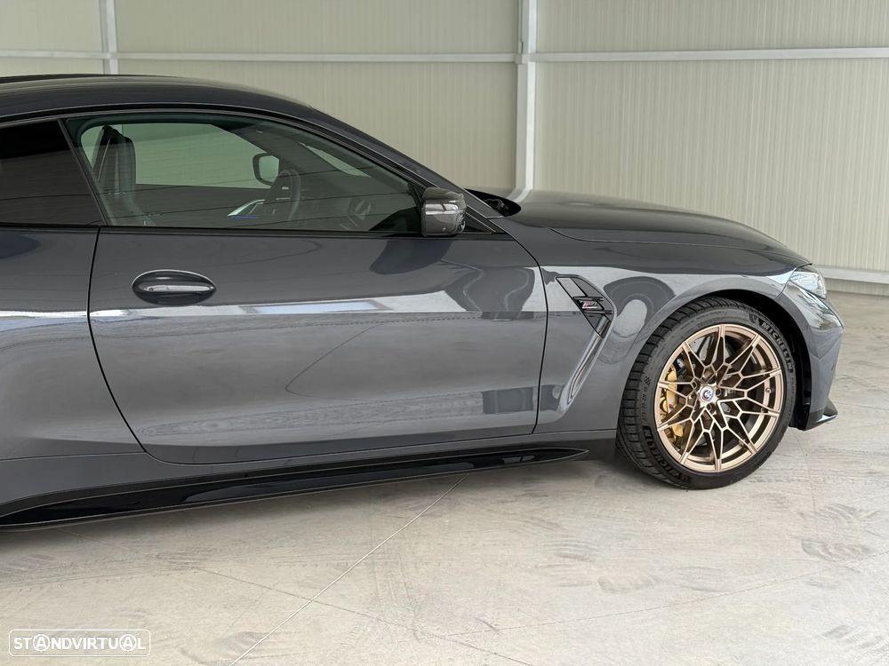 BMW M4 Competition Pack 50 anos M - 33