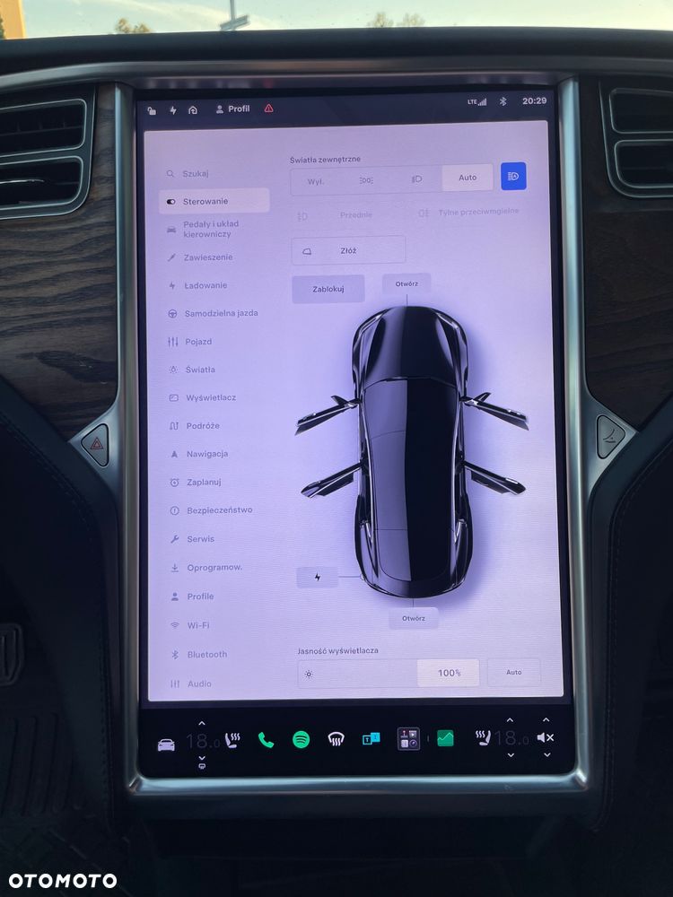 Tesla Model S - 28