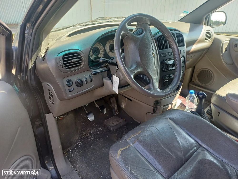 Chrysler Voyager 2.5 TD SE - 8