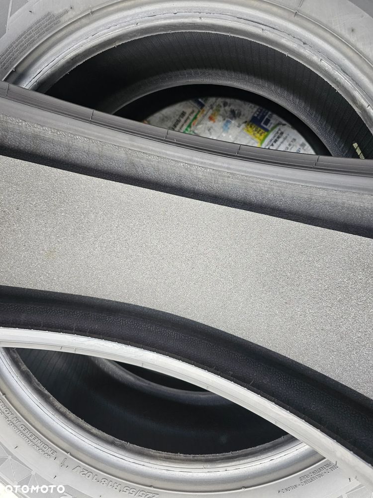 Pirelli P Zero 255/40R21 102 Y - 10