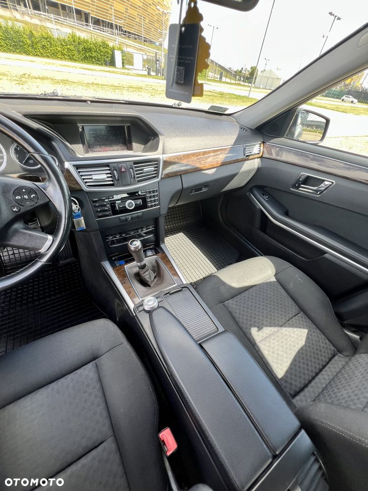 Mercedes-Benz Klasa E 200 CDI BlueEff Elegance - 22