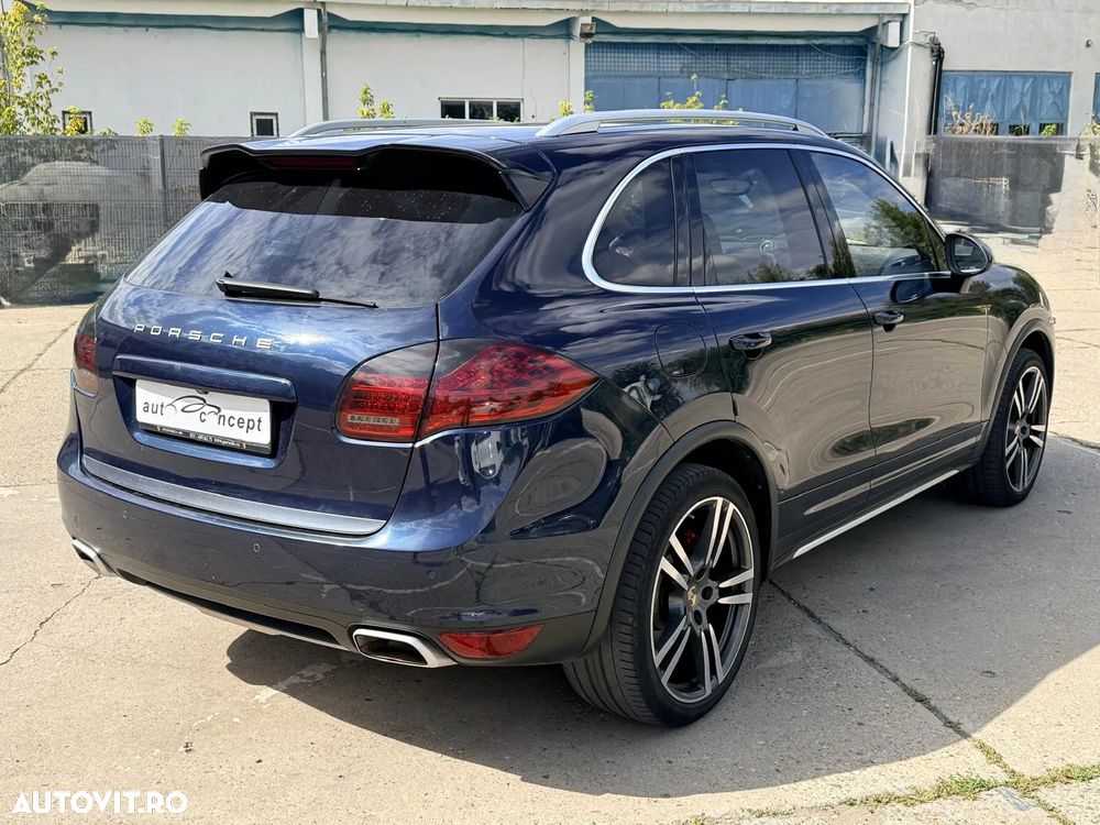 Porsche Cayenne 3.0 L V6 - 5