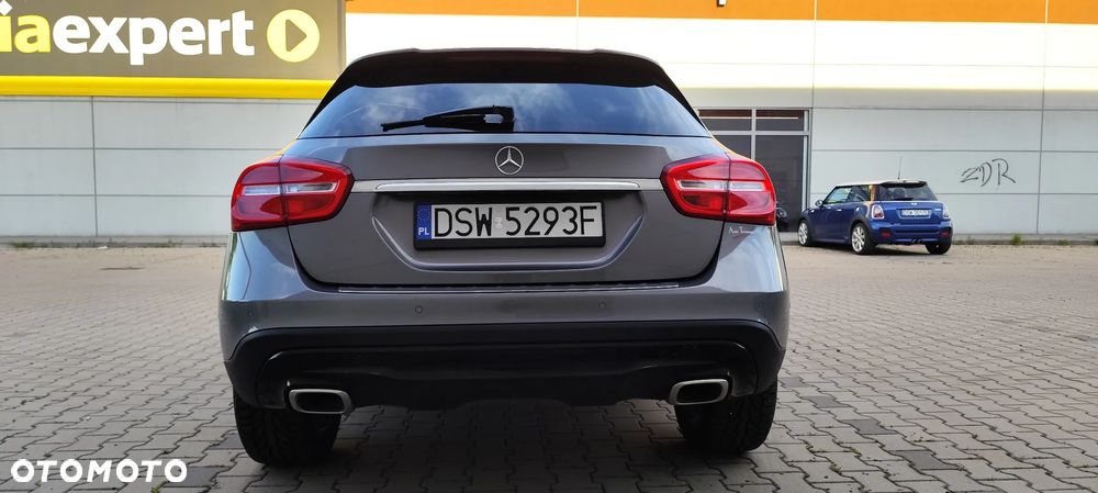Mercedes-Benz GLA - 5
