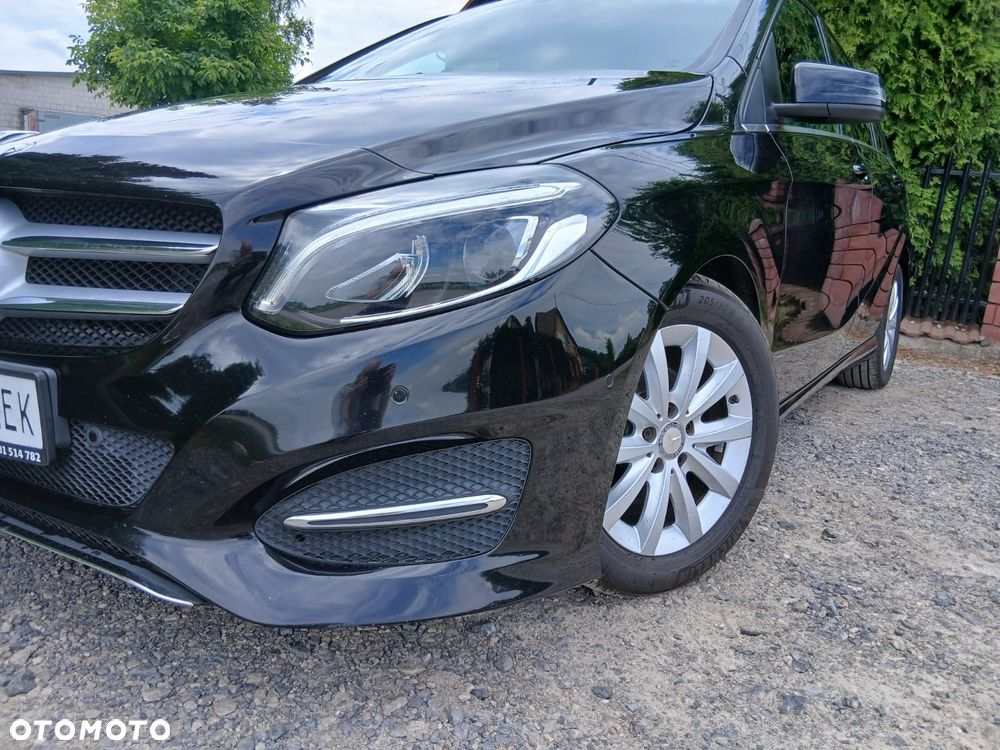 Mercedes-Benz Klasa B 180 d Edition - 12