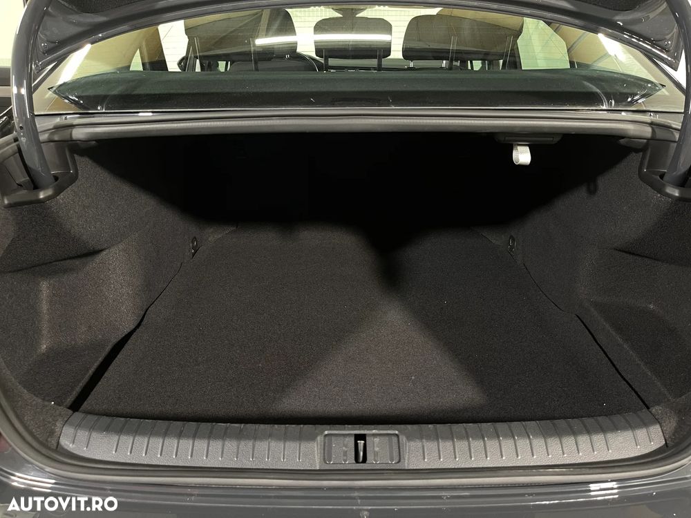 Volkswagen Passat 1.5 TSI ACT Advance - 13