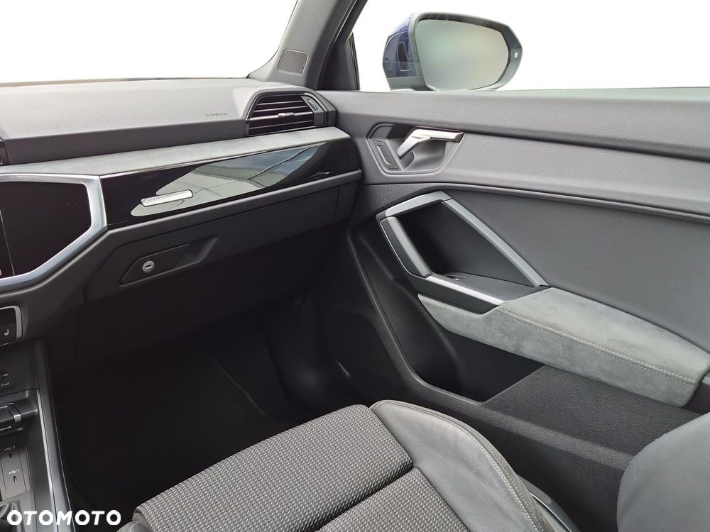 Audi Q3 35 TFSI mHEV S-Line S tronic - 23