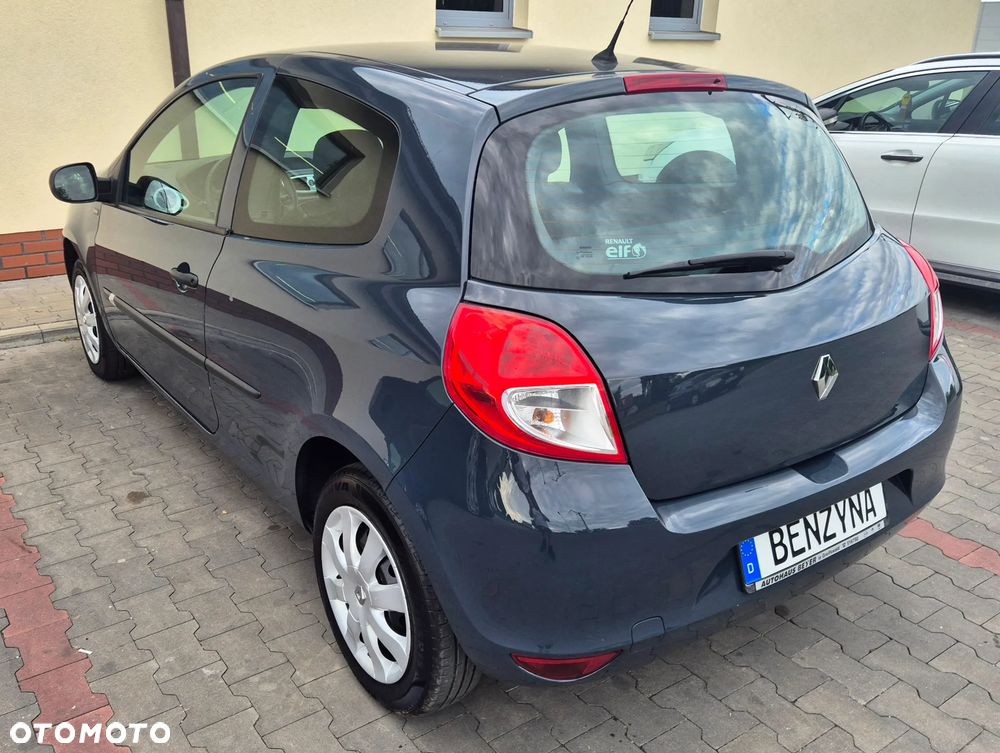 Renault Clio 1.2 16V 75 Yahoo - 4