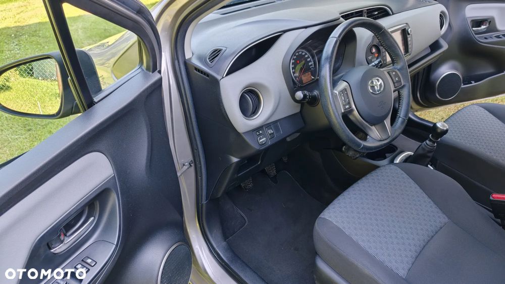 Toyota Yaris 1.33 Premium EU6 - 22