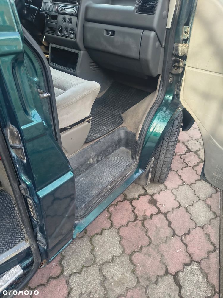 Volkswagen Transporter - 24
