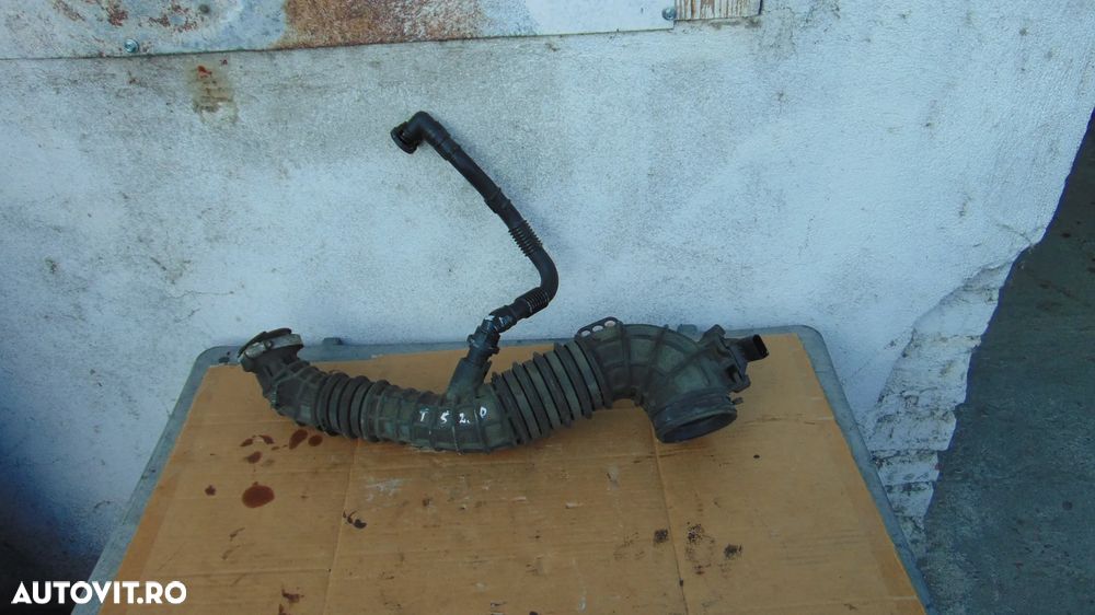 Furtun admisie aer Volkswagen Transporter T5 2.0 CAA TDI ,Cod 7E0129615 - 1