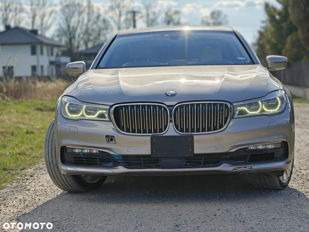 BMW Seria 7 750Li Edition Exclusive - 21