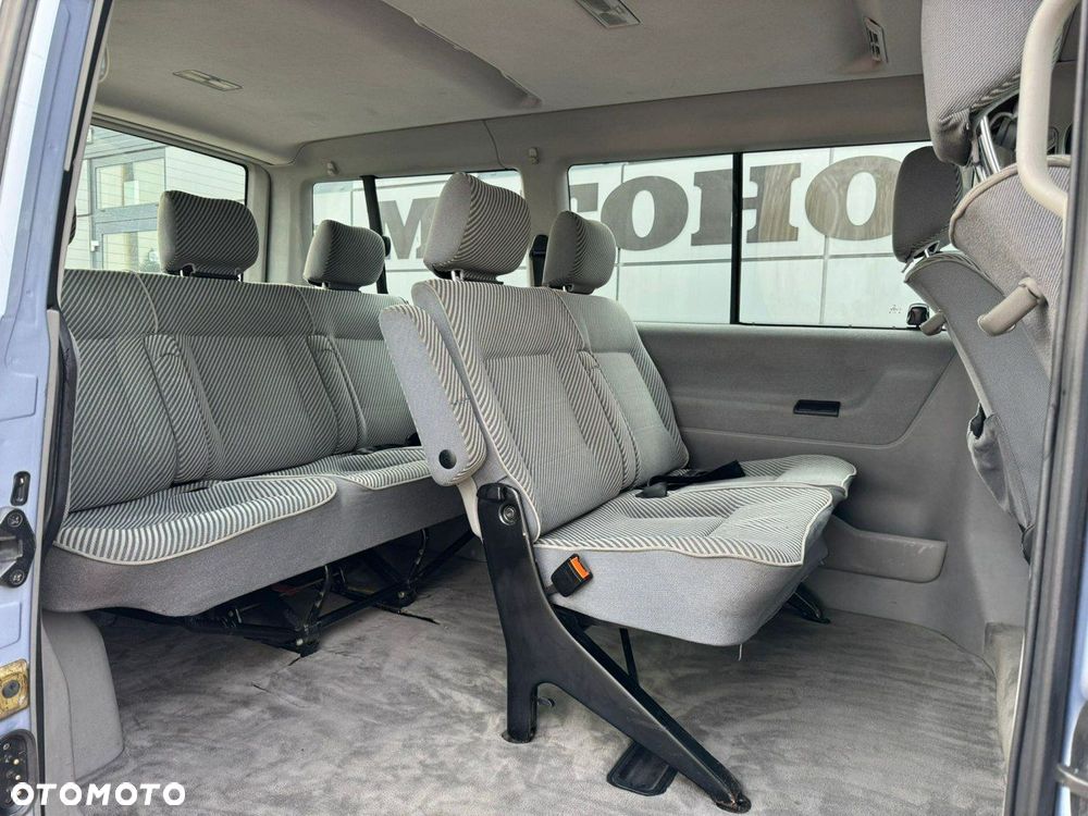 Volkswagen Caravelle - 19