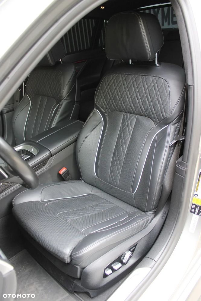 BMW Seria 7 750Li xDrive sport - 13