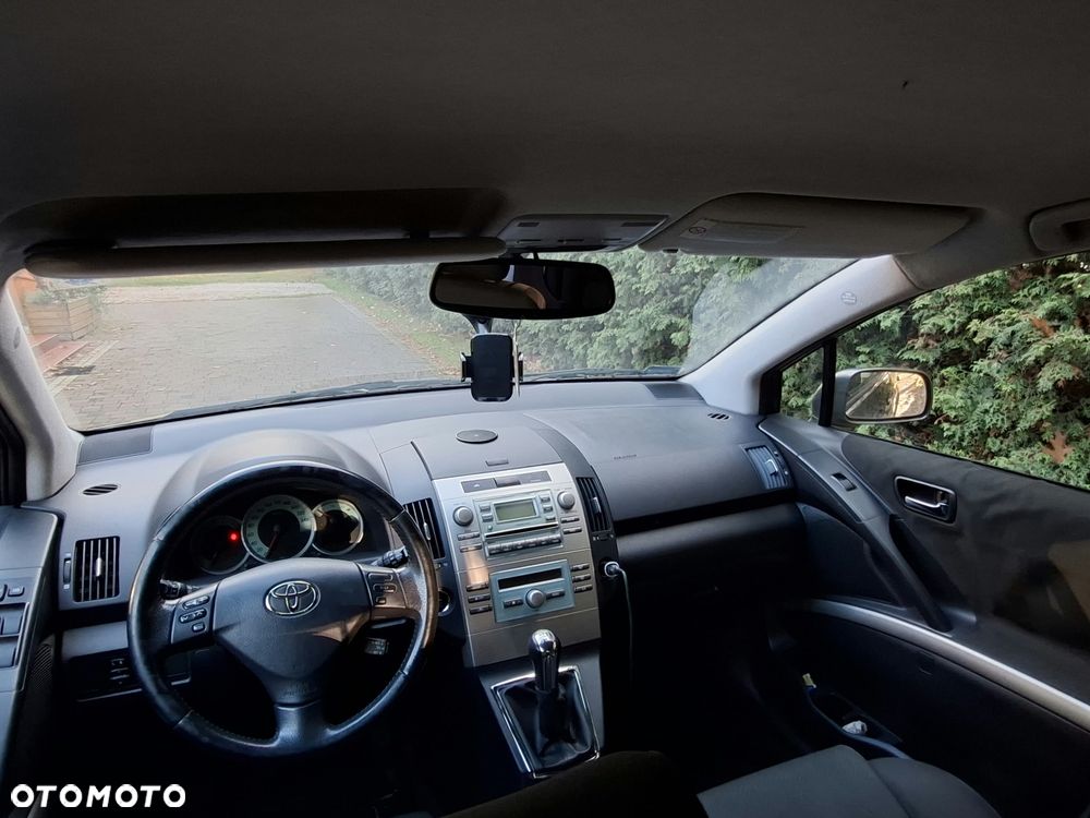 Toyota Corolla Verso - 5