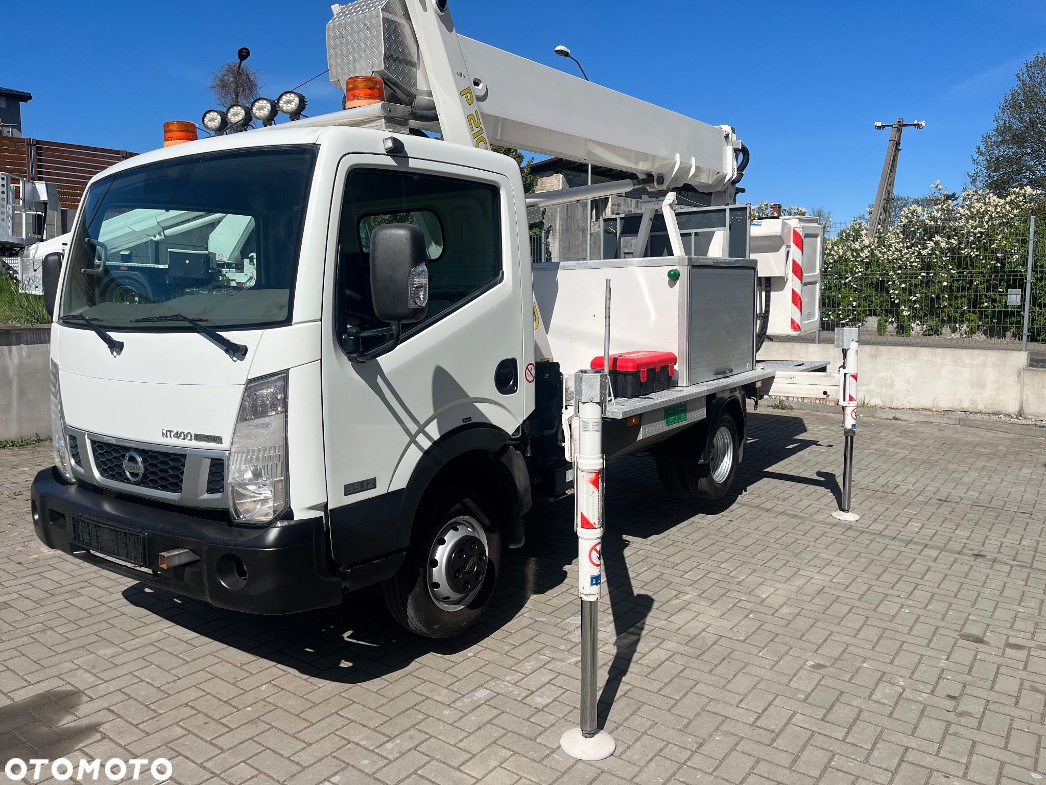 Nissan Podnośnik Koszowy Zwyżka Palfinger 210Bk 21 Metrów 16 w bok ! PILOT NA KABLU!! UDT !! Kosz 1000V Izolowany Jak Wumag Ruthmann Gsr - 1
