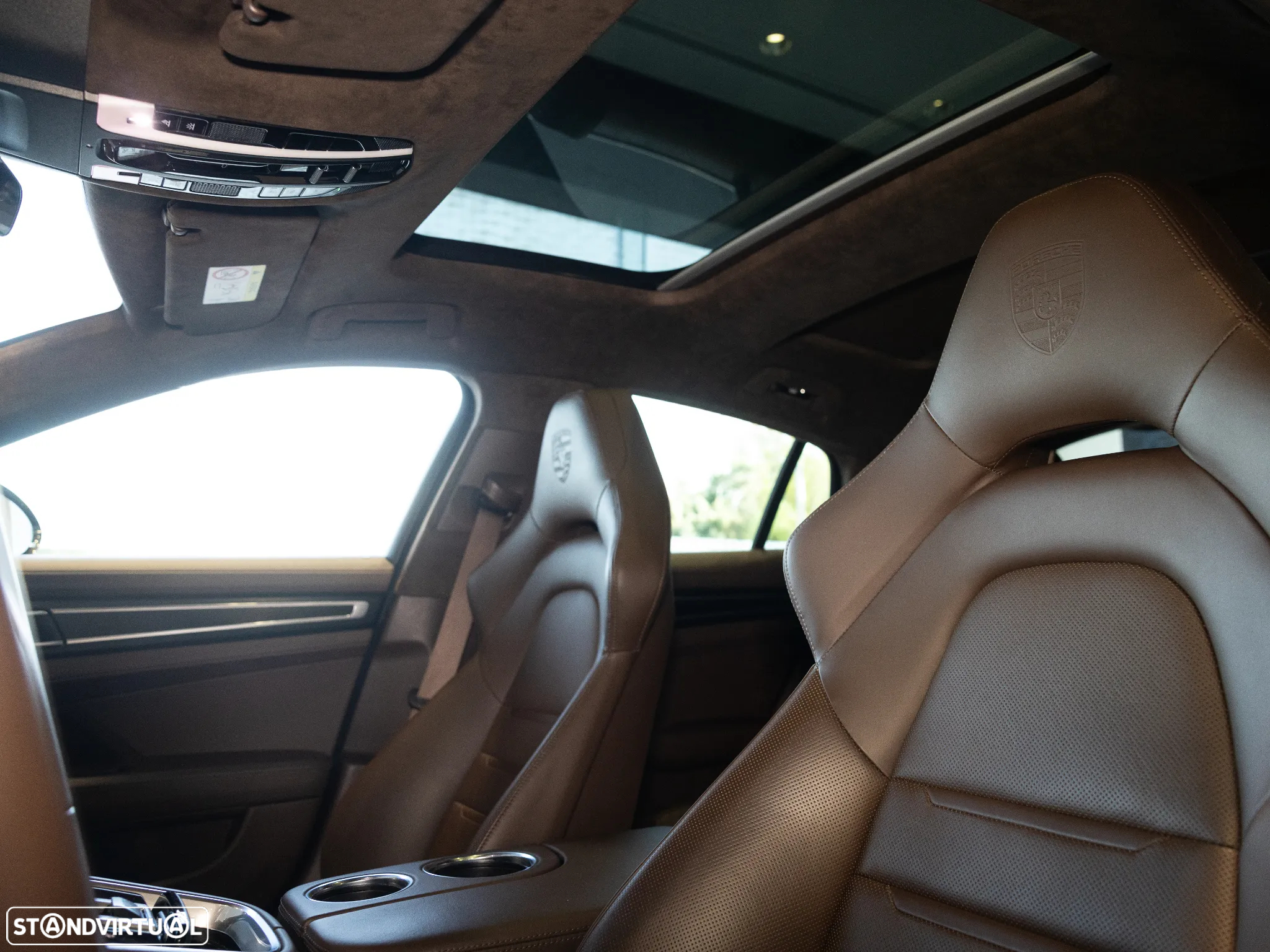 Porsche Panamera 4 E-Hybrid Platinum Edition - 35