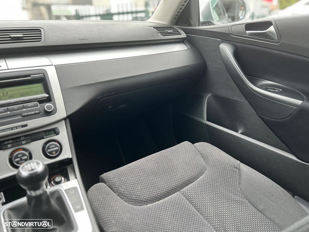 VW Passat 2.0 TDI Trendline Pack - 11