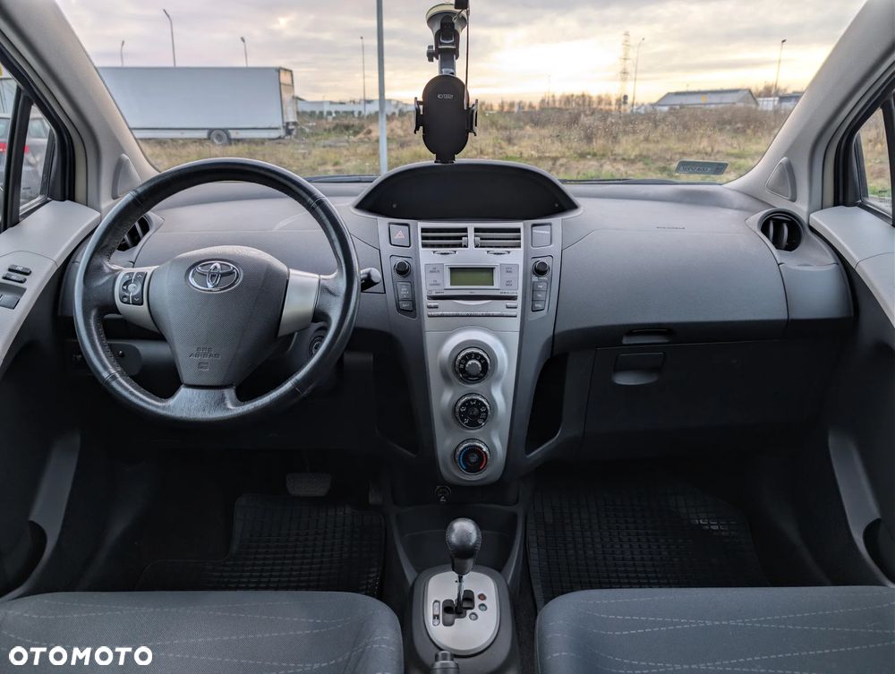 Toyota Yaris 1.3 VVT-i Multi Mode Sol - 9