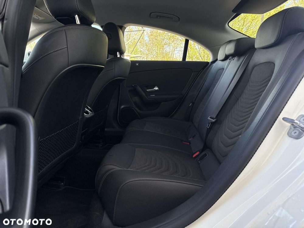 Mercedes-Benz CLA - 17