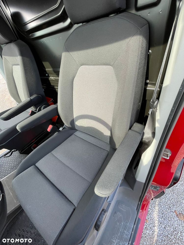 Volkswagen CRAFTER FURGON - 8