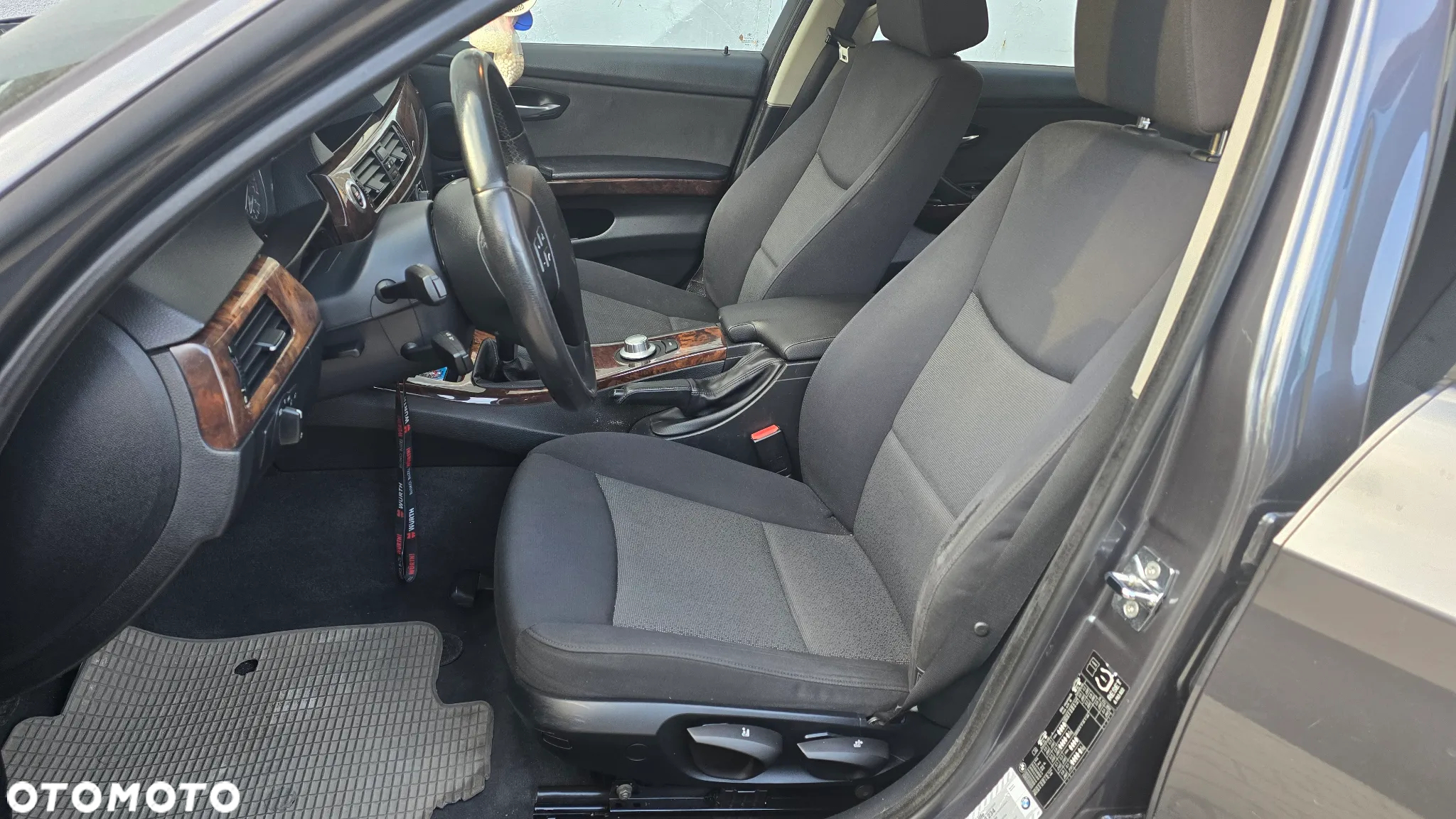 BMW Seria 3 318i - 21