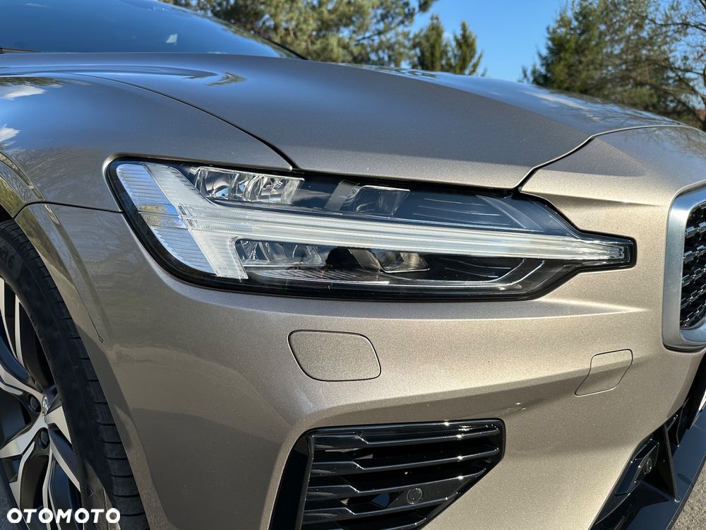 Volvo V60 T8 AWD Plug-In Hybrid Inscription - 9