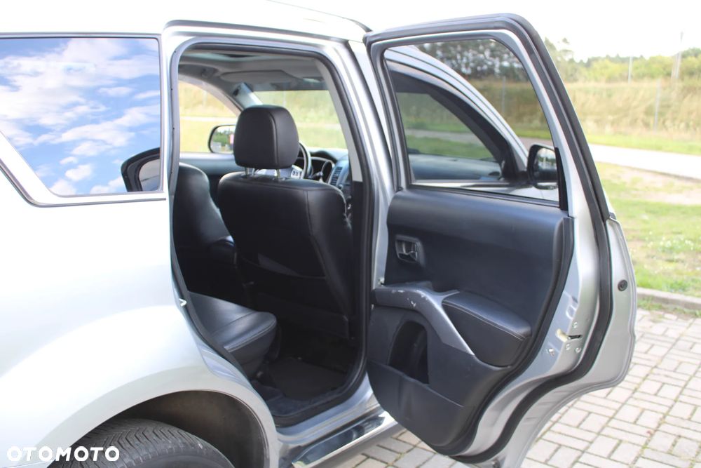 Peugeot 4007 - 25