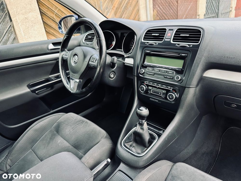 Volkswagen Golf 1.6 TDI DPF Highline - 26