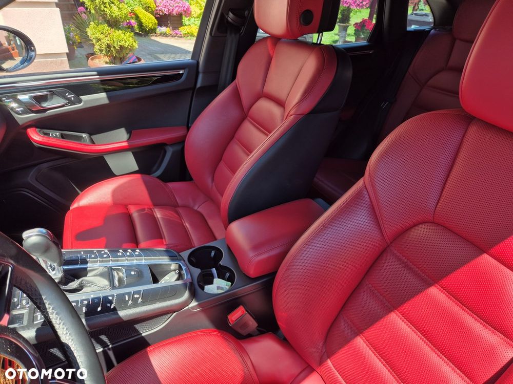 Porsche Macan - 33