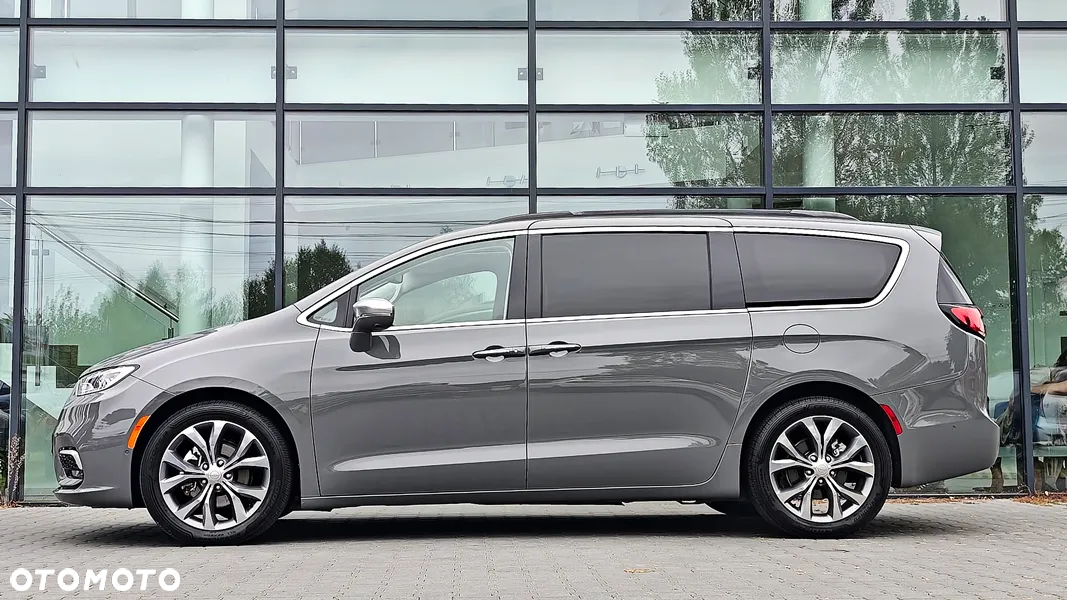 Chrysler Pacifica - 2