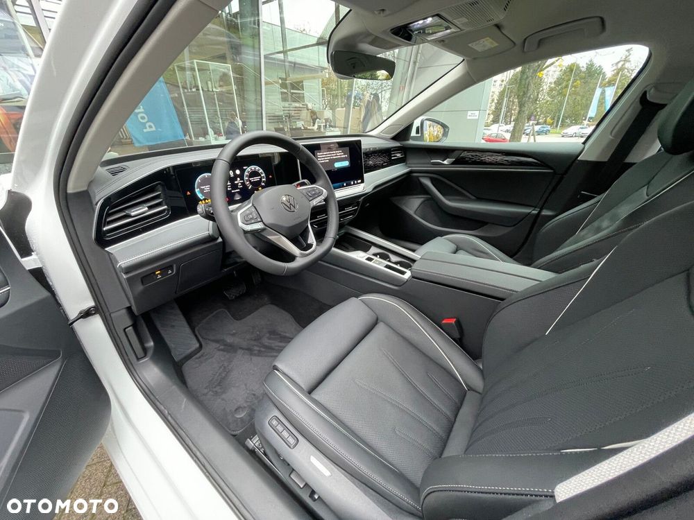 Volkswagen Passat - 12