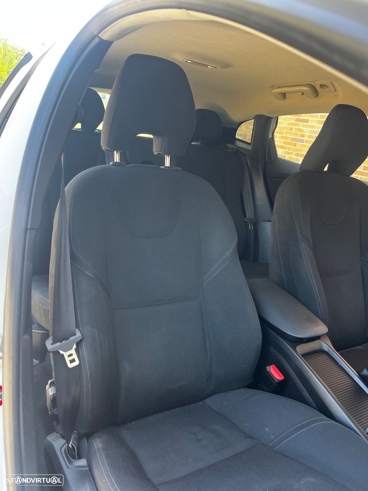 Volvo V40 1.6 D2 R-Design Momentum - 22