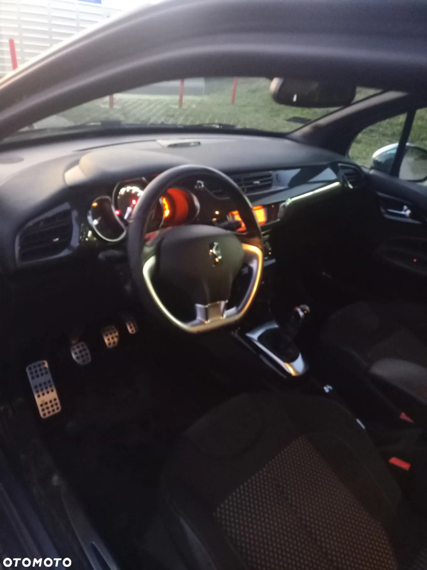Citroën DS3 1.6 THP SportChic - 10