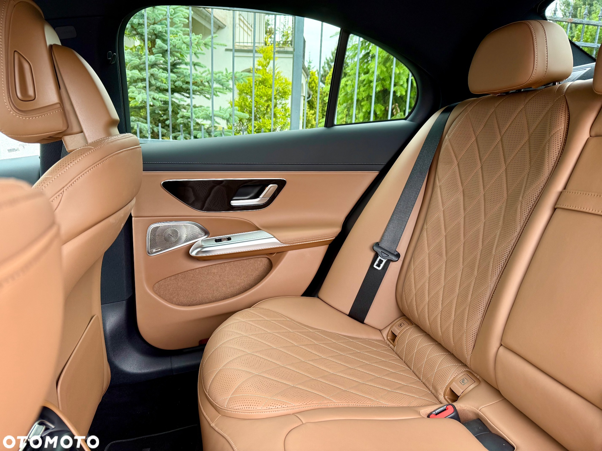 Mercedes-Benz Klasa E 200 mHEV AMG 9G-Tronic - 14