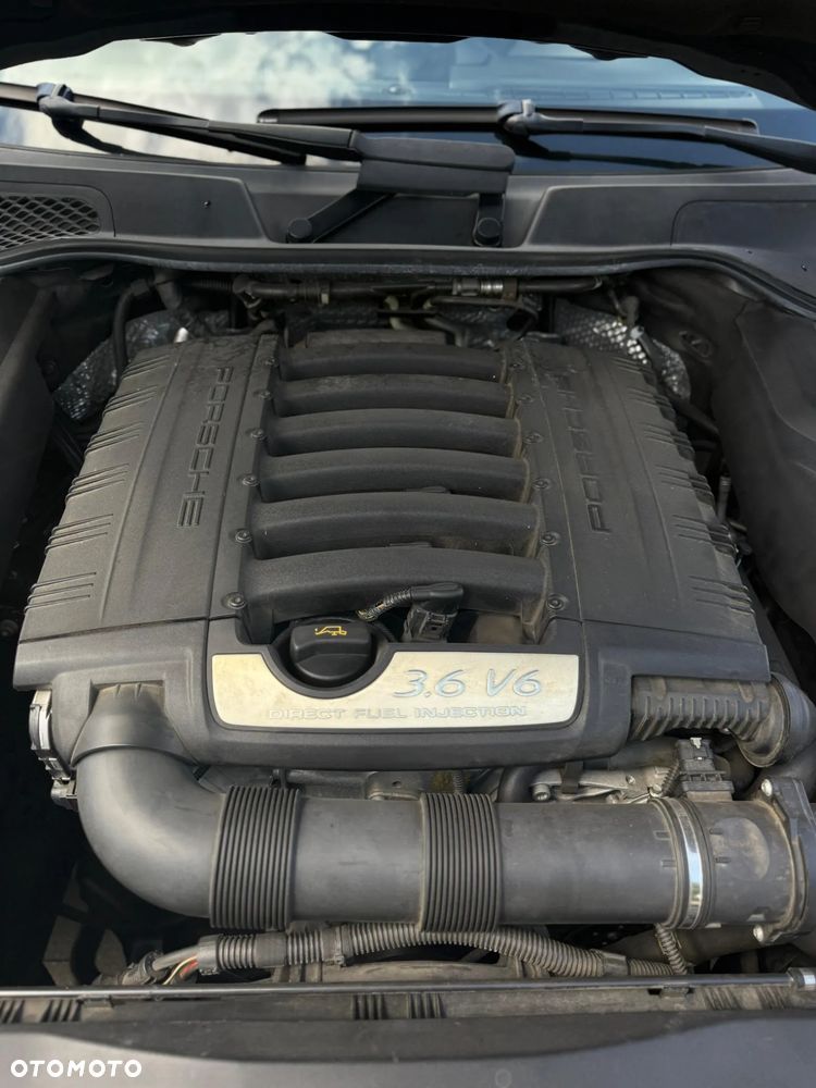 Porsche Cayenne Standard - 35