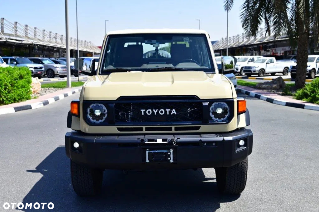 Toyota Land Cruiser - 9