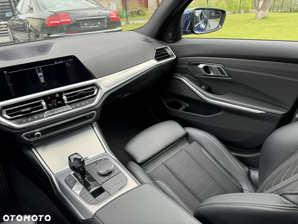 BMW Seria 3 320d Sport Line Shadow sport - 13