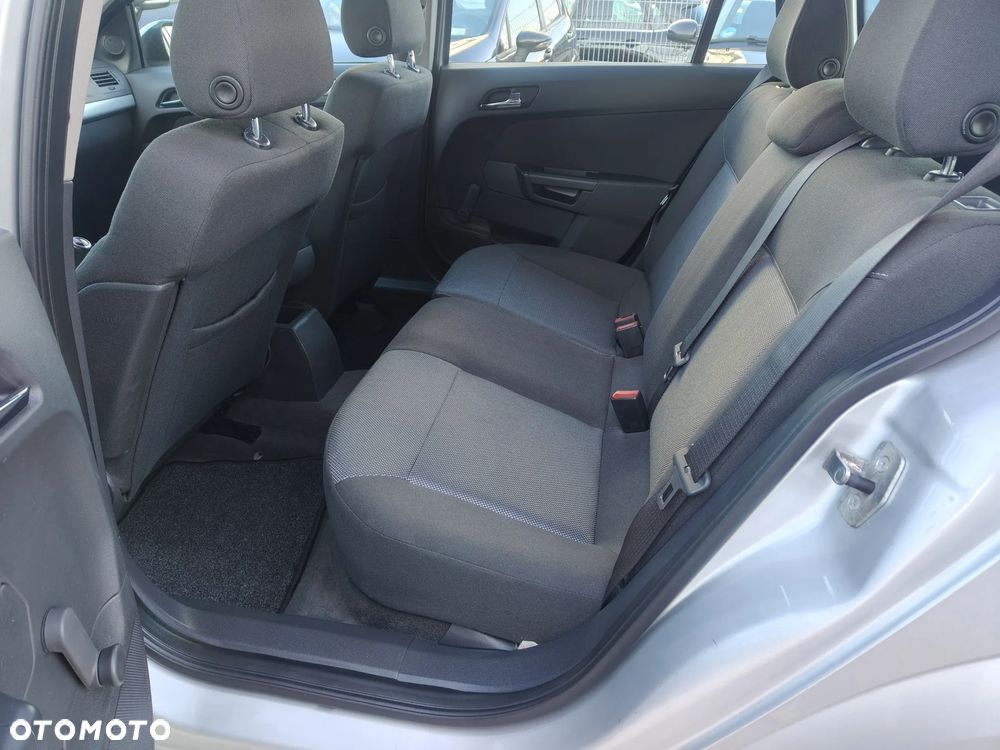 Opel Astra - 16