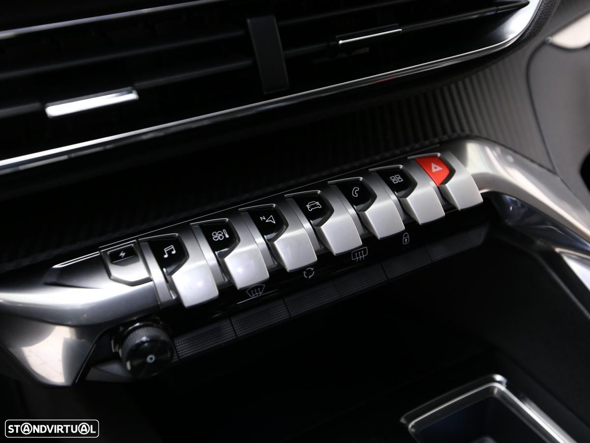 Peugeot 3008 1.6 Hybrid Allure e-EAT8 - 18