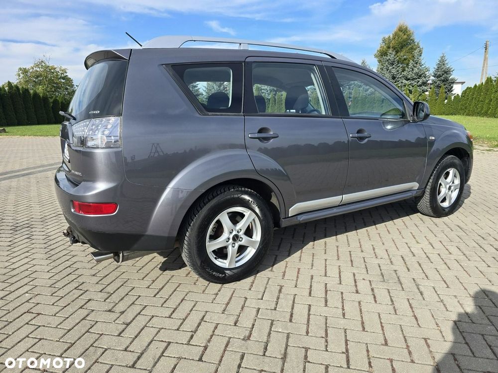 Mitsubishi Outlander - 8