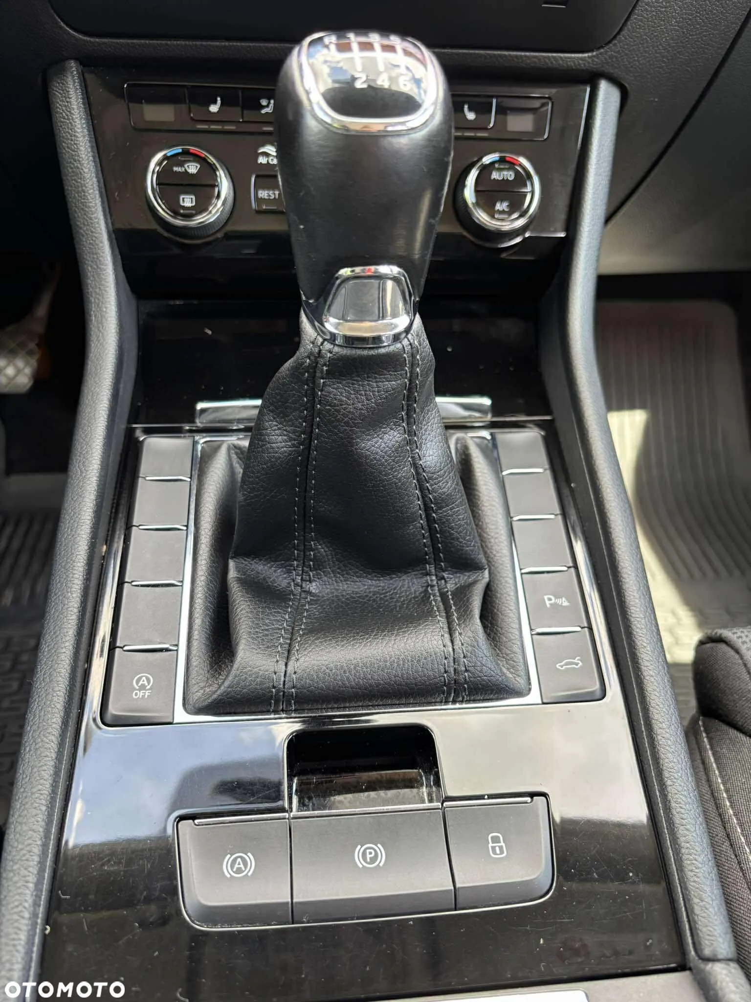Skoda Superb 2.0 TDI Style - 15