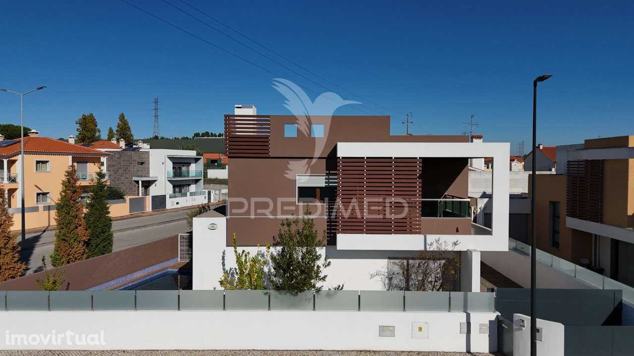 Moradia Isolada T4 como Nova - Grande imagem: 3/40