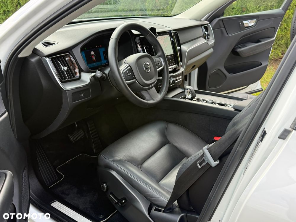 Volvo XC 60 B5 B R-Design - 34