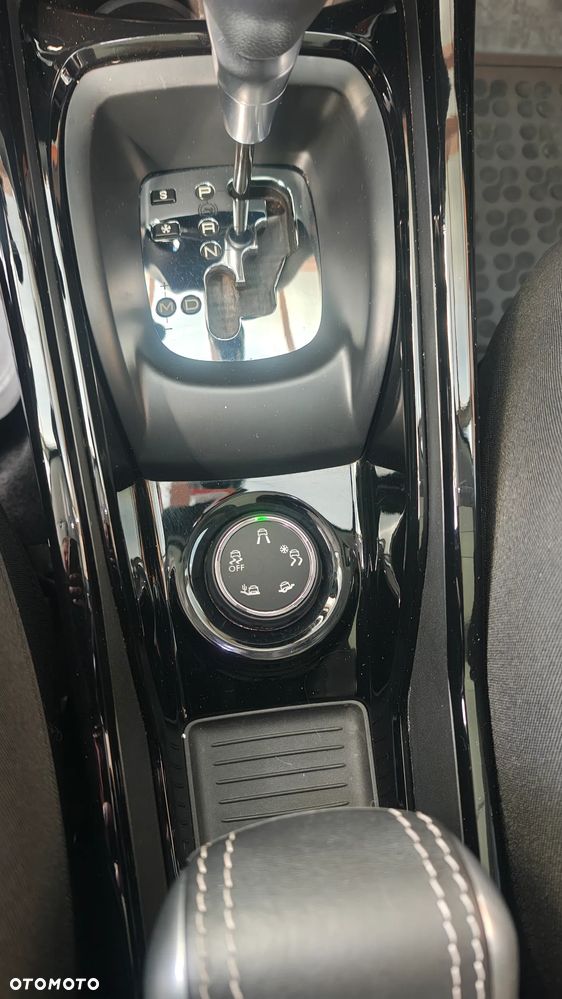 Peugeot 2008 1.2 Pure Tech Active S&S EAT6 - 7