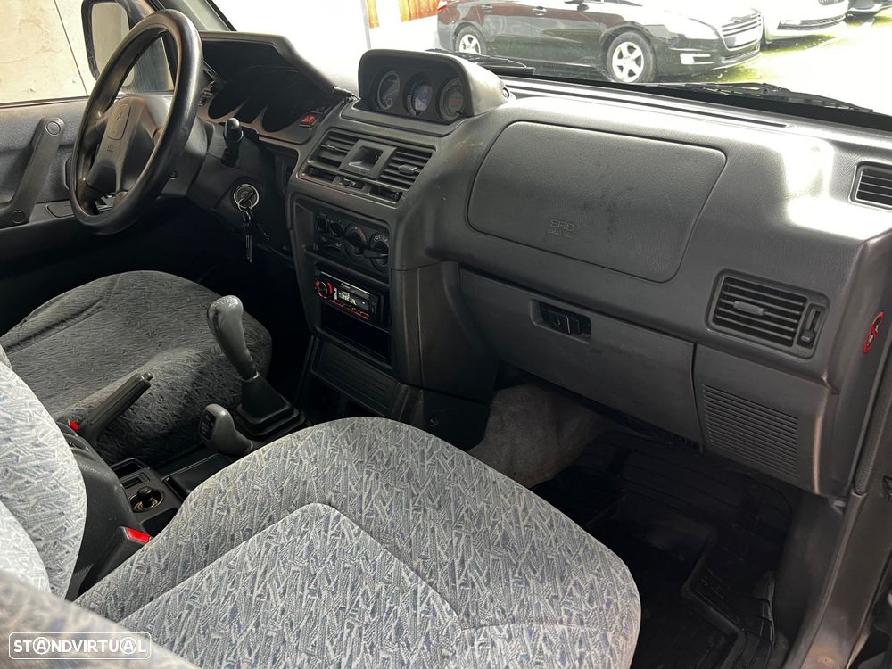 Mitsubishi Pajero 2.8 TD GLS - 12