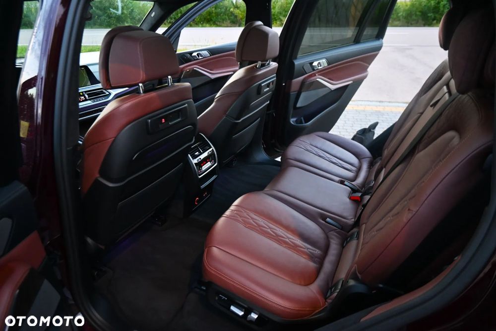 BMW X7 M50i sport - 23